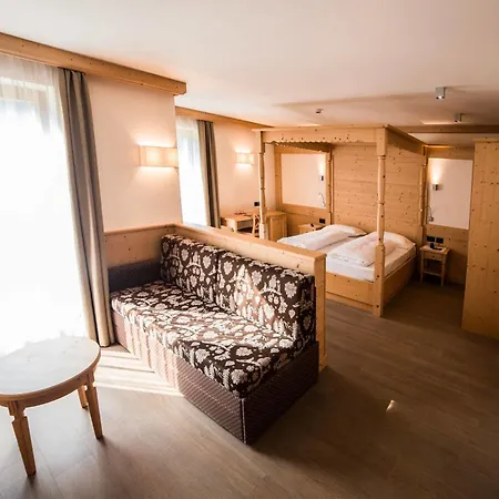 Garnì Paradisi - Wellness&spa Hotel Mezzano